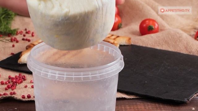 Еще покупаете сыр? Приготовьте его дома, из йогурта и яиц. Результат вас удивит! смотреть онлайн