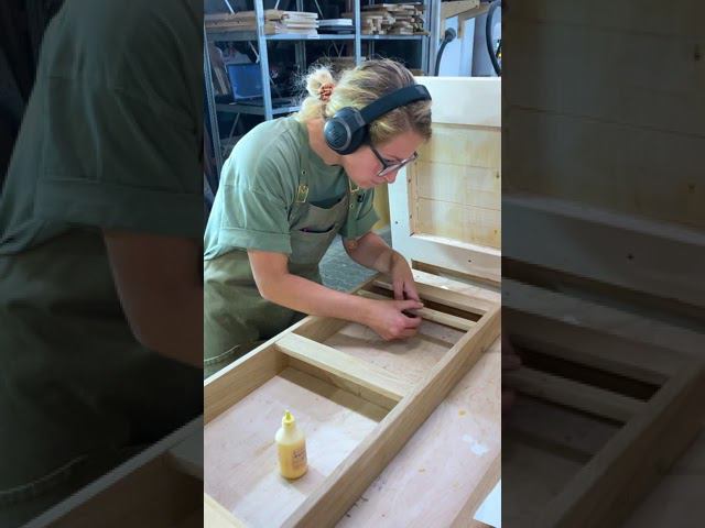 #shorts Делаю полку для детских книг / в своей мастерской смотреть онлайн