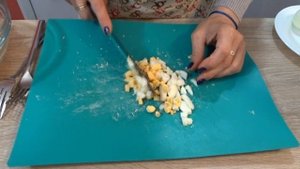 ГРУЗИНСКИЙ САЛАТ С КУРИЦЕЙ И ЗЁРНАМИ ГРАНАТА