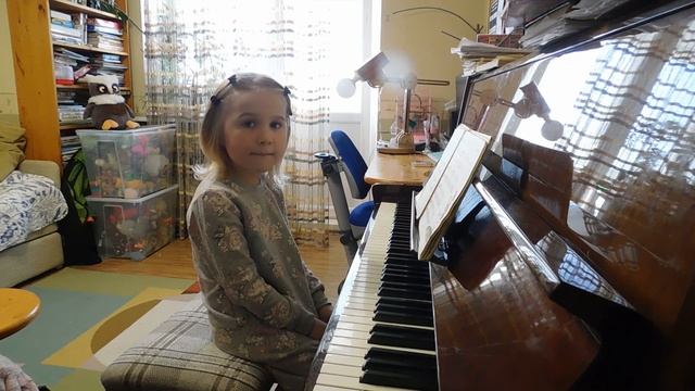 Ярослава Лемешкина, 4 года. Белорусская народная песня "Как же мне не петь" смотреть онлайн