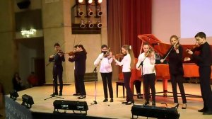 В.А.Моцарт "Менуэт", ре-минор. Исполняет ансамбль скрипачей. Руководитель Т.В.Осокина
