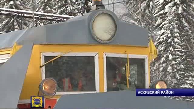 В Хакасии приступил к работе снегоочистительный поезд смотреть онлайн