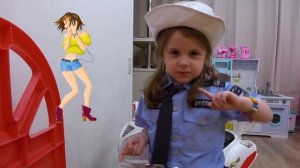 Policeman и mama нарушитель. Обычный день полицейского. Eva Bravo Play