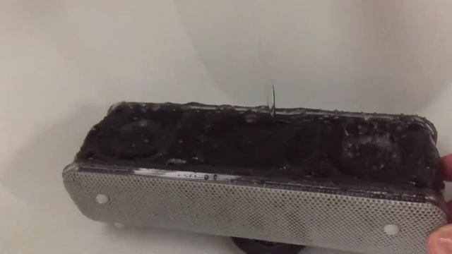 Bluetooth Speaker Water Bass Test - Bad Karma - Sony SRS XB31 - No Grill - 100% Volume смотреть онлайн