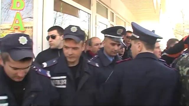 ПОПЫТКА ДЕМОНТАЖА, ИЛИ МИЛИЦИЯ С НАРОДОМ. 19.04.2011 смотреть онлайн