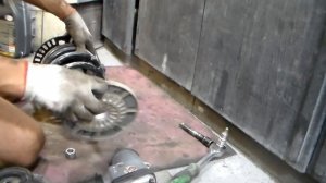 Замена стоек амортизаторов и сайлентблоков VW T-5.