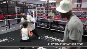 Флойд Мейвезер-младший и 50 Cent в зале Мейвезера