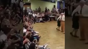 А мы танцуем