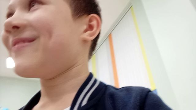 в школе