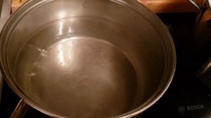 Маринованные помидоры с луком и гвоздикой. Быстро и без хлопот.