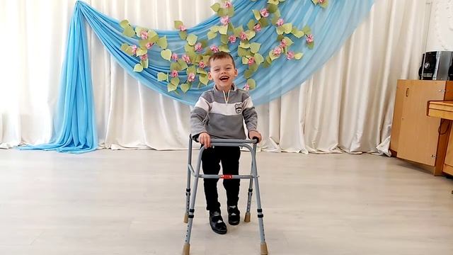 Чтец Егор Сурма. Специальная группа ОДА. Стихотворение "Семья" Е. Таранова