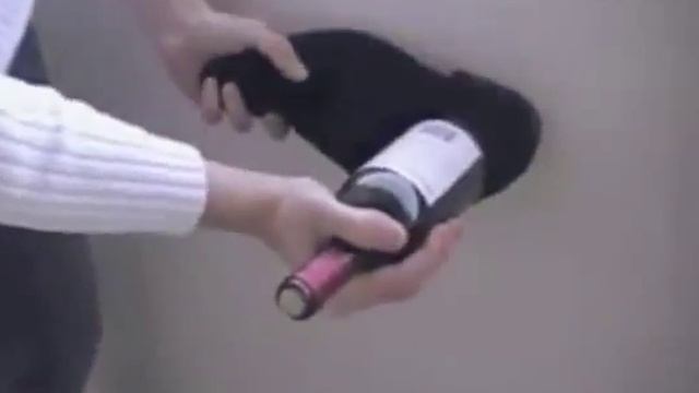 Как вытащить пробку без штопора