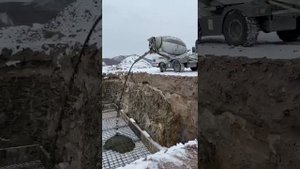 Самоходный бетоносмеситель Ynix QGMC3000