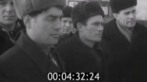 Вид в кабине самого первого трактора кировец К-700, какой была кабина.