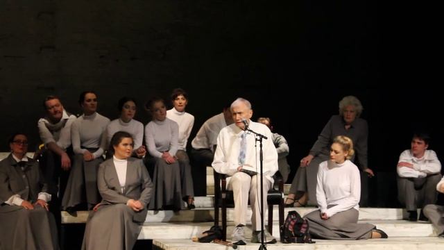 Евгений Евтушенко читает стихи в Театре на Таганке смотреть онлайн