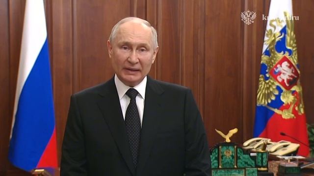 Путин призвал к единству, консолидации и ответственности. А остальные: предатели и террористы. смотреть онлайн