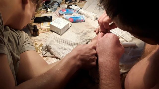 Как зашить себе руку, как зашить себя #2