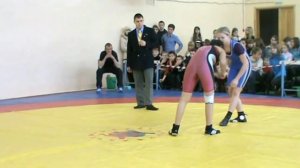 Турнир по вольной борьбе среди девушек.