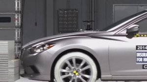 2014 Mazda 6 moderate overlap IIHS crash test