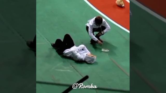 когда нечего делать , надо найти вот такое занятие, точнее так повеселиться 😁 смотреть онлайн