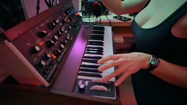 Blade Running Through Jamuary with the Moog One, Waldorf Iridium Keyboard, and Minimoog Model D смотреть онлайн