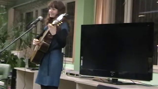 Булат Окуджава "Как случилось, не заметила сама..." смотреть онлайн