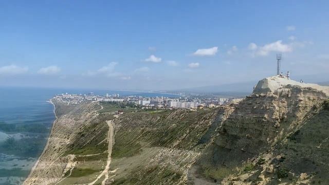 Едем на экскурсию на Ласточкины гнезда и Кипарисовое озеро