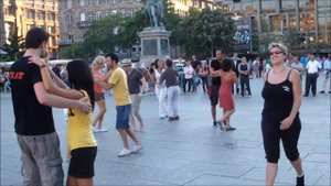 Латинские танцы на place Kleber