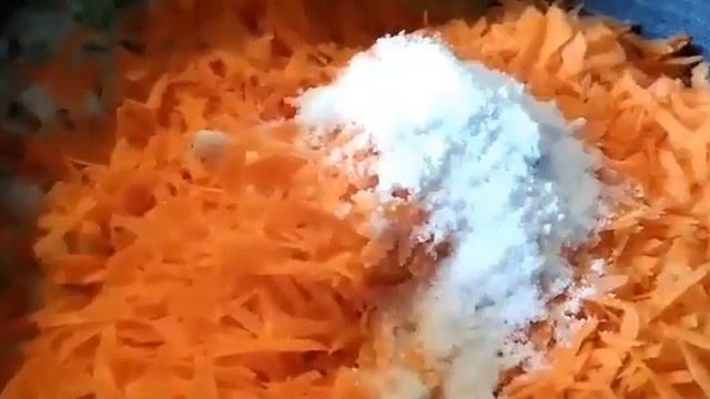 ПОПУЛЯРНЫЙ овощной салат в банках на зиму/ КАПУСТА В БАНКАХ НА ЗИМУ смотреть онлайн