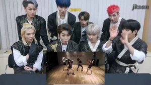STRAY KIDS reaction to BLACKPINK - 'BOOMBAYAH' DANCE PRACTICE VIDEO