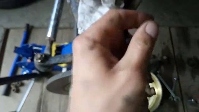 Почему клинят суппорта и грeются тормоза