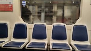 поездка по Невско-Василеостровской  линии метро на метропоезде Нева (Гостиный двор - Пролетарская)