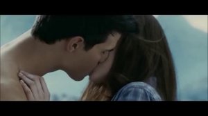 Поцелуй Джейкоба и Беллы.wmv