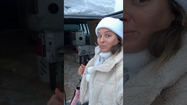 Теперь в нашем #chevyvan есть печка , помимо печки есть теплый пол?? #аннажаки #автодом #макжак