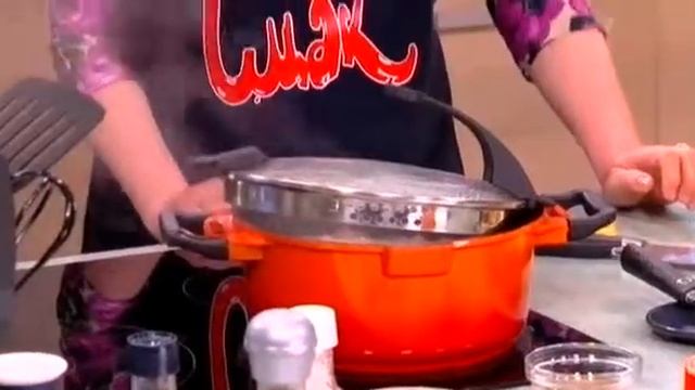 Смак с Мариной Яковлевой. Азиатская закуска с морепродуктами, тушеная говядина с белыми грибами.