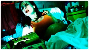 Зомби кусает беременную девушку и во время родов происходит...