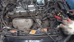 Машина работает отлично, но дымит мотор. Снимаем головку блока. Ремонт двигателя MITSUBISHI часть 4