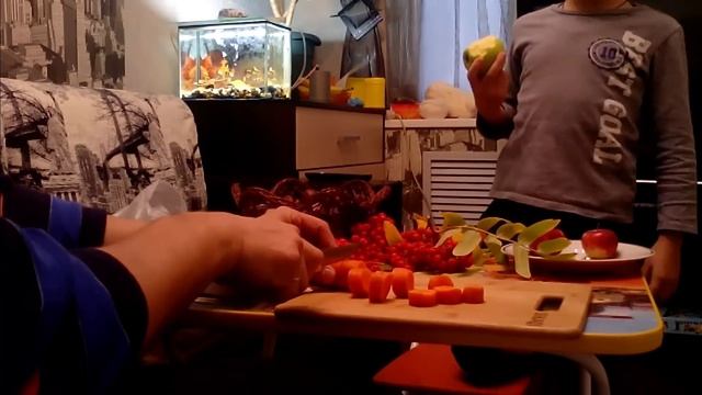 Поделка из фруктов и овощей ! Своими руками ! смотреть онлайн