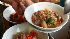 Индонезийская уличная еда - подборка закусок из Джакарты