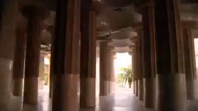 Винтовая лестница Барселона смотреть онлайн