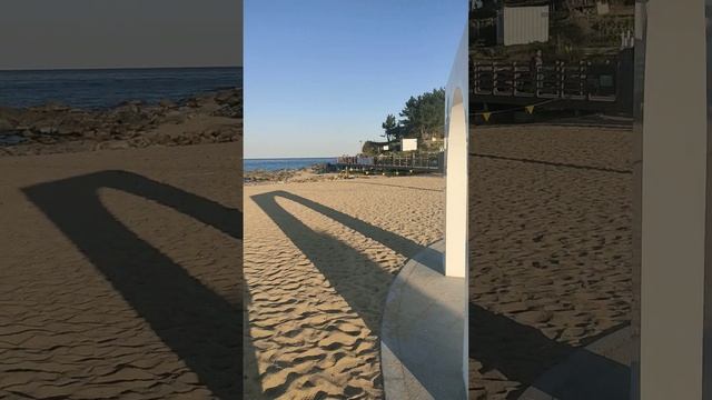 Песочек. Пляж в Сокчо, Корея. Sand. Beach in Sokcho, Korea.