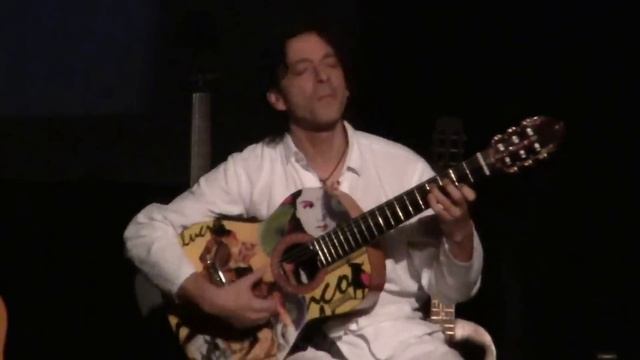 Tierra Negra plays "Bac du sauvage" on a Gipsy Pop Art Guitar смотреть онлайн