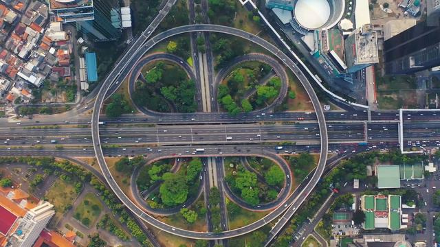 4K ROAD Loop / Traffic City Pass / 4K Road View from drone смотреть онлайн