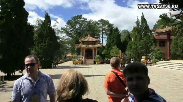 Далат. Буддийский монастырь Чук Лам. смотреть онлайн