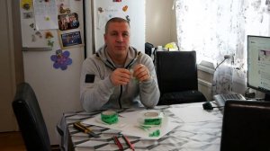 Резать или рвать пароизоляционный скотч ?