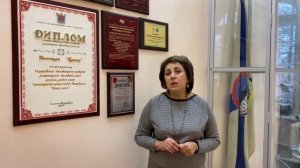 Елена Леонидовна Романчук, директор ДМЦ «Юный моряк», поздравляет Центр, всех учащихся и выпускников