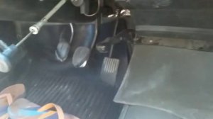 Что делать если в пути сломалась педаль газа?