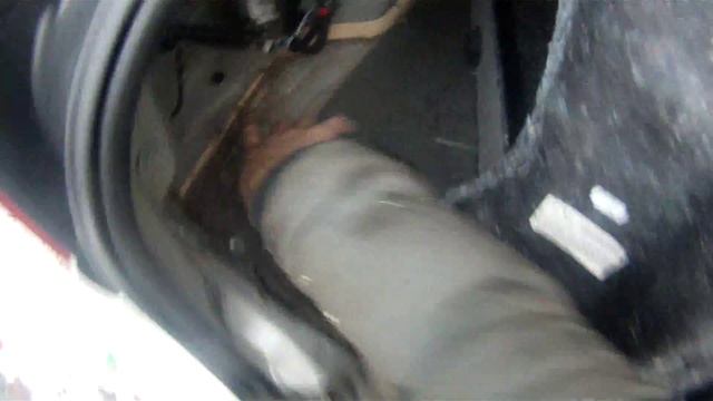 [BR-GAVS] Вода в салоне OPEL Astra седан, вода под ковриком за водительским креслом.
