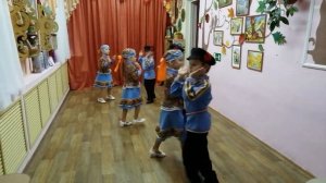 Танец "Кадриль" в детском саду