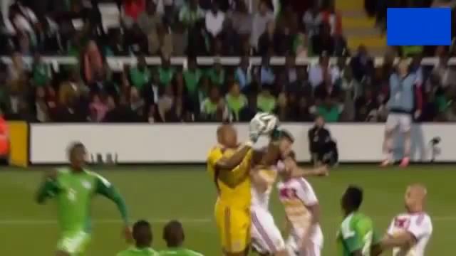 Вратарь сам себе забил гол!) Неудачник) awesome goal soccer смотреть онлайн